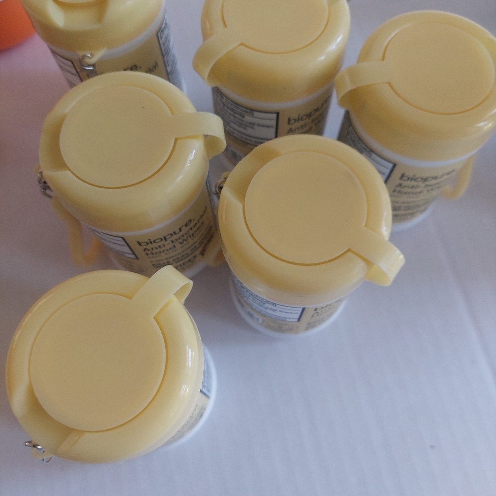 Lot Of 6 Biopure Anti-Bacterial Hand Wipes TRAVEL SIZE w/ Clip Viral Find - Picture 3 of 5